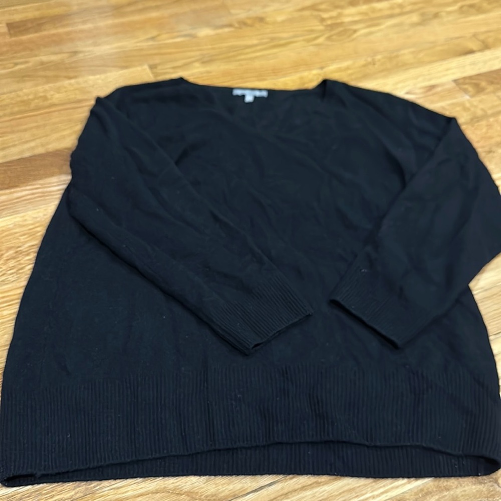 Neiman Marcus 100% Cashmere Black V Neck Sweater
